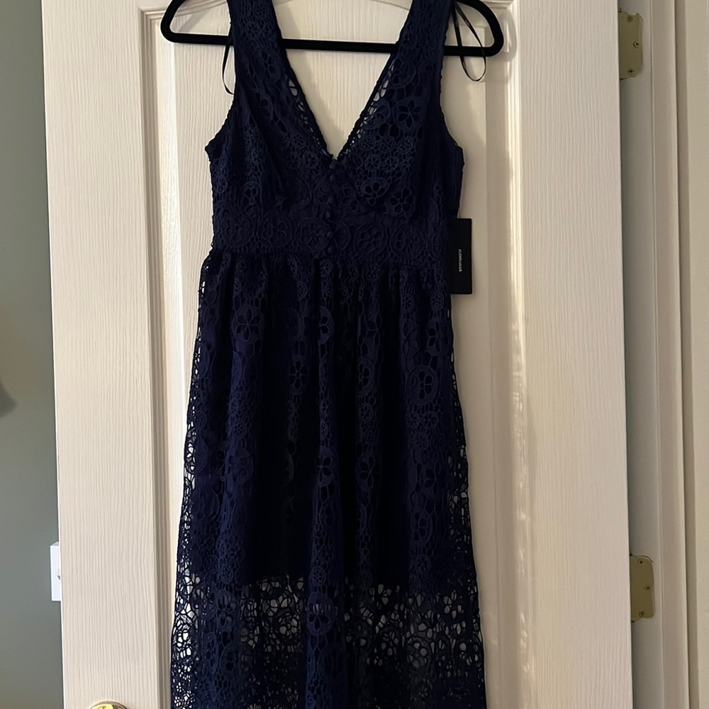 NWT LuLus navvy eye-lit lace dress